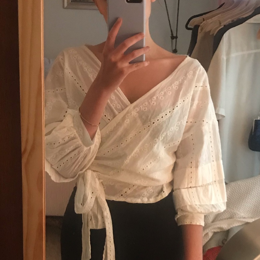 White blouse size small! NWOT